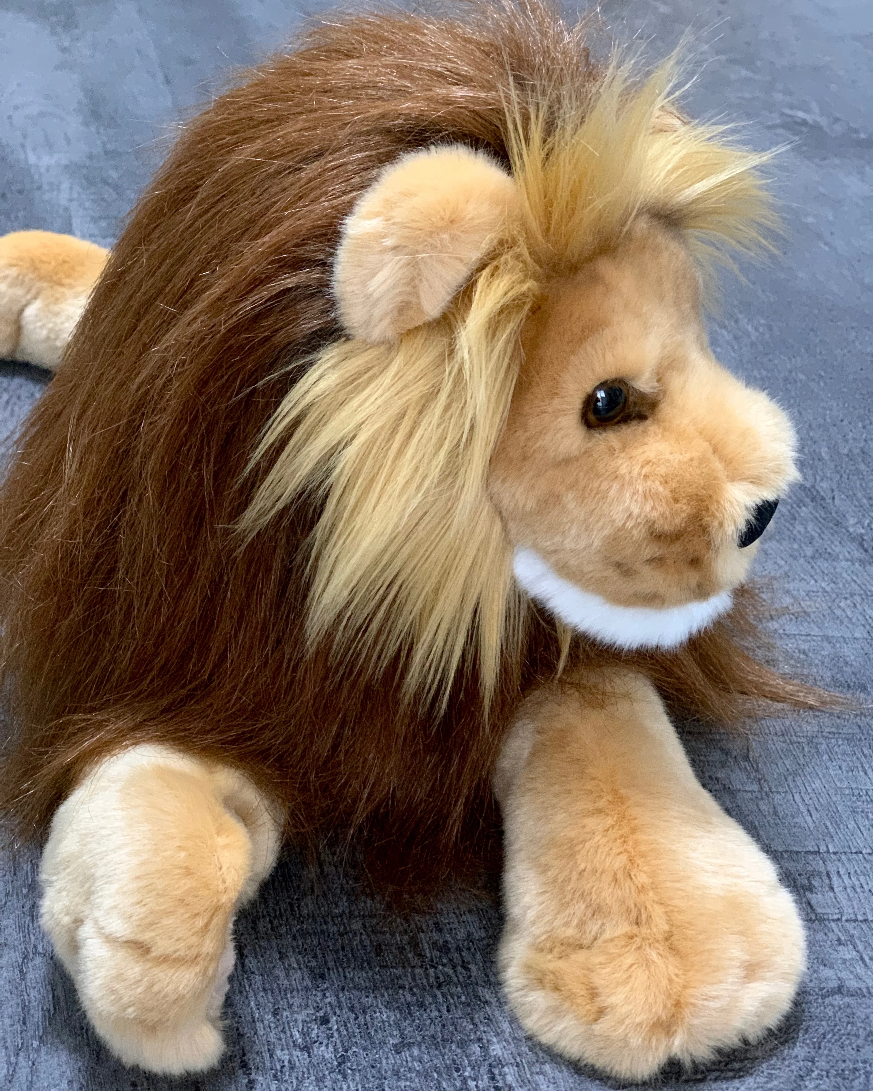 Weighted Lion Plush — 22" Lifelike Mane, Ultra-Soft (Up to 8 lbs) - Image 3