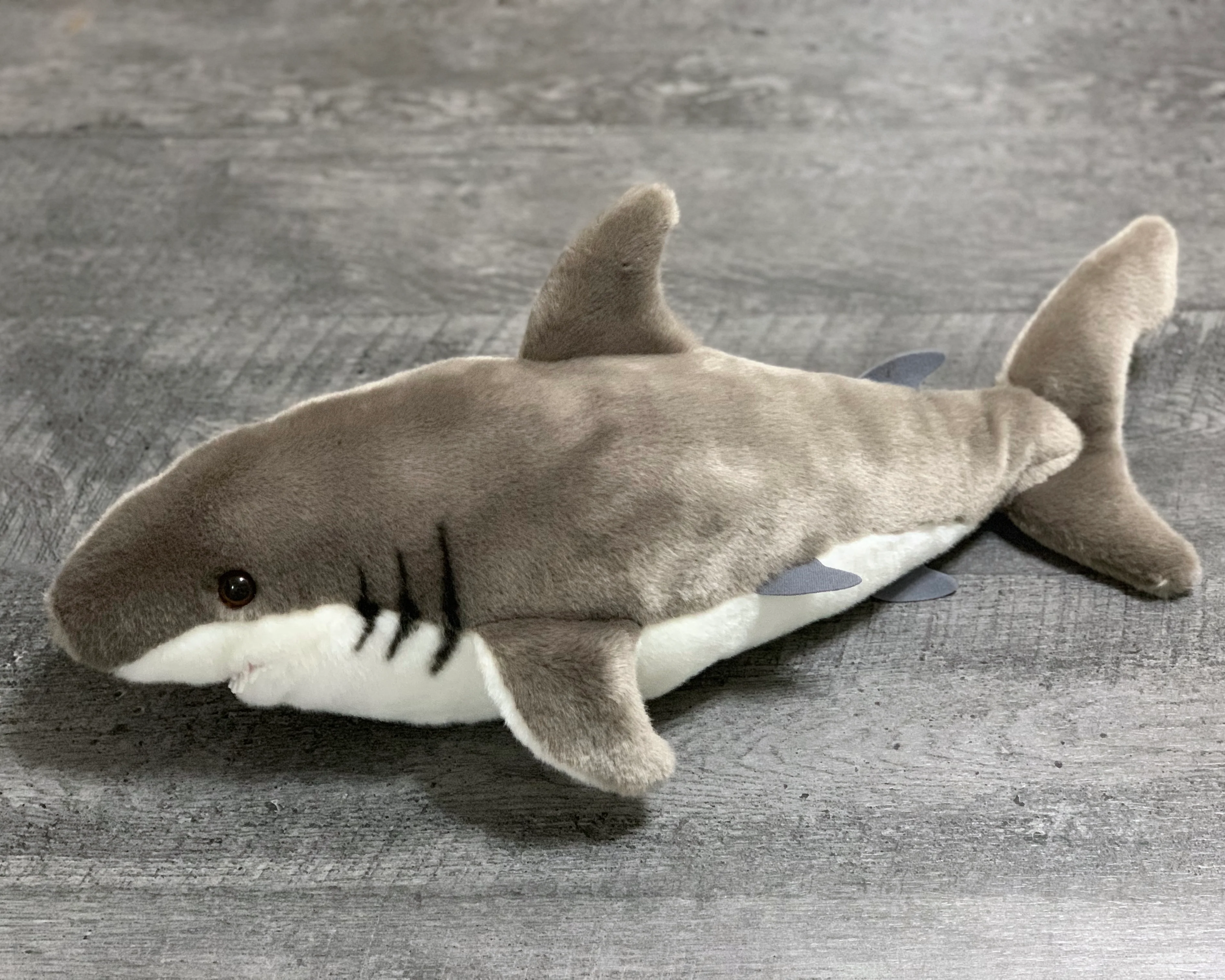 22-inch Weighted Great White Shark, up to 6lbs - Image 6