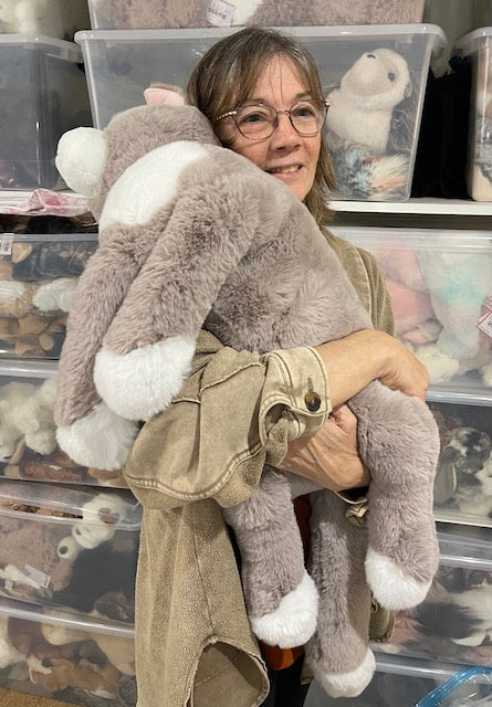 Weighted Gray & White Cat Plush – 32" (Best at 10–12 lb) - Image 4